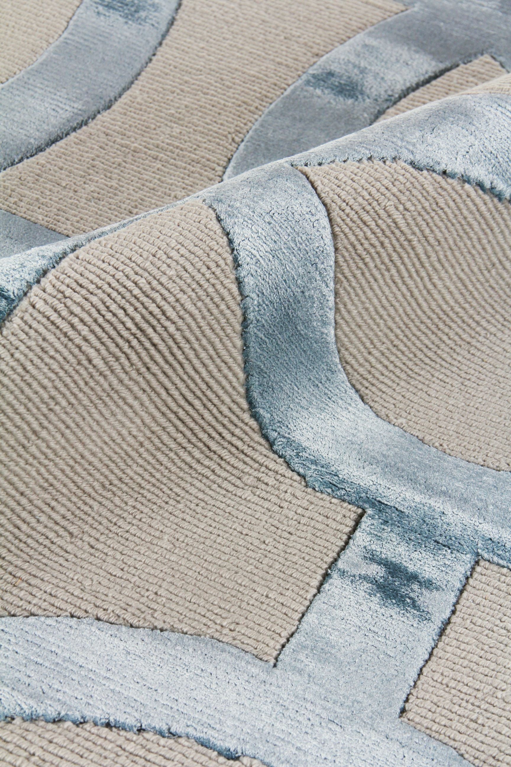 Exquisite Rugs Metro Velvet Handmade Hand-Knotted New Zealand Wool and Viscose Area Rug