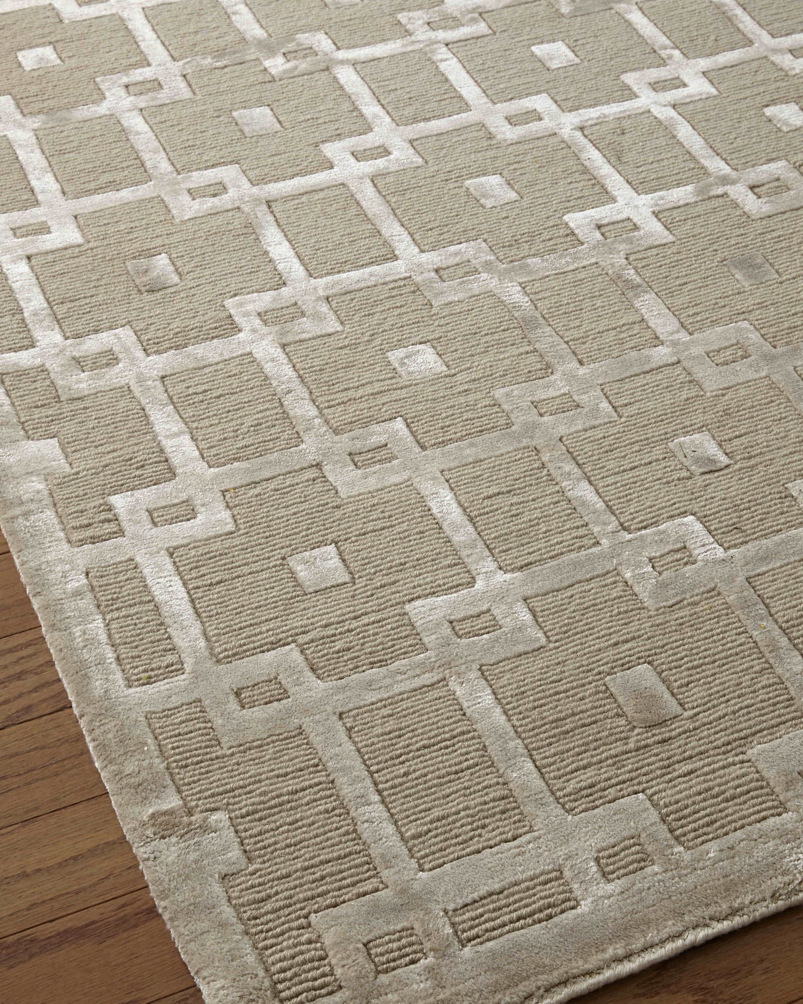 Exquisite Rugs Metro Velvet Handmade Hand-Knotted New Zealand Wool and Viscose Area Rug