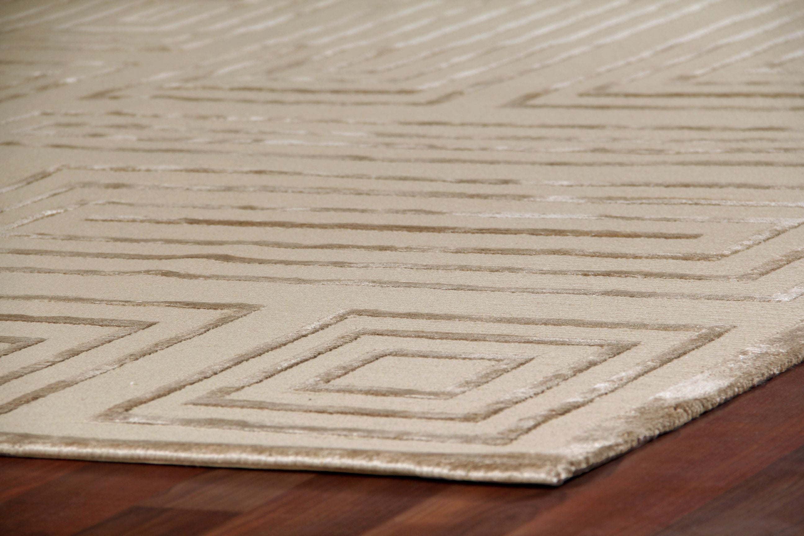Exquisite Rugs Metro Velvet Handmade Hand-Knotted New Zealand Wool and Viscose Area Rug