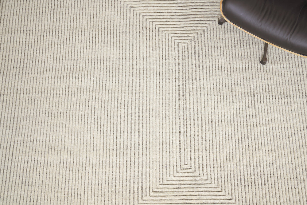 Exquisite Rugs Crescent Handmade Hand-Knotted New Zealand Wool Ivory Area Rug