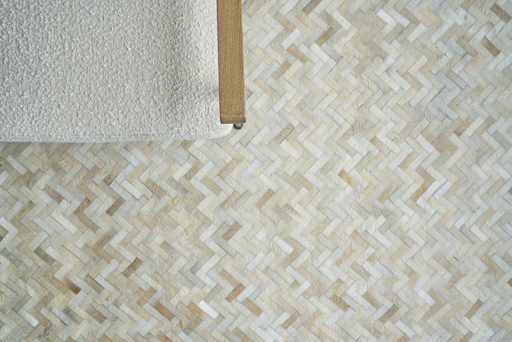 Exquisite Rugs Mosaic Leather Cowhide Ivory Area Rug