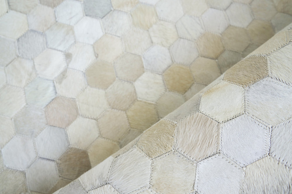 Exquisite Rugs Mosaic Leather Cowhide Ivory Area Rug
