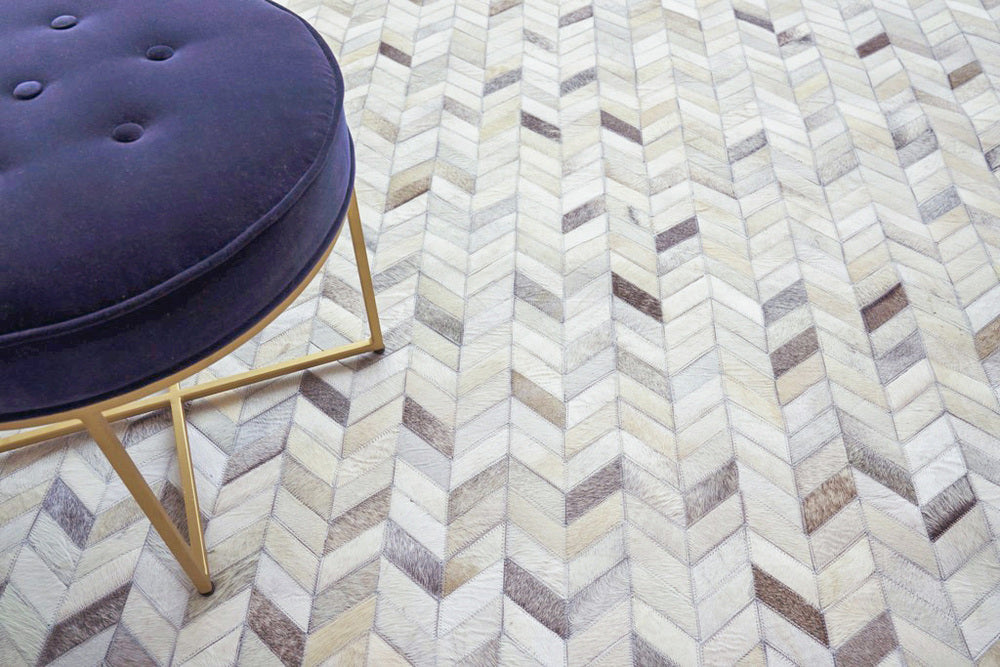 Exquisite Rugs Mosaic Leather Cowhide Ivory Area Rug