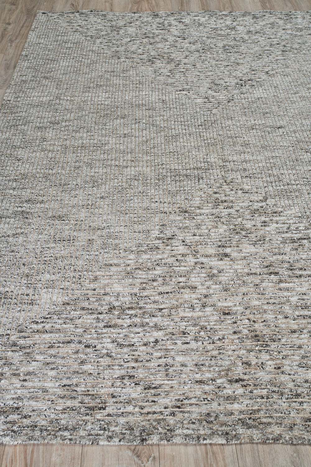 Exquisite Rugs Crescent Handmade Hand-Knotted New Zealand Wool Ivory Area Rug