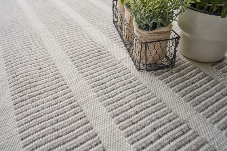 Exquisite Rugs Boca INDOOR/OUTDOOR Handmade Flatwoven PET yarn Area Rug