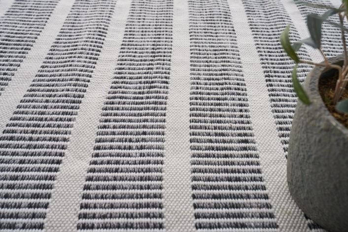 Exquisite Rugs Boca INDOOR/OUTDOOR Handmade Flatwoven PET yarn Area Rug