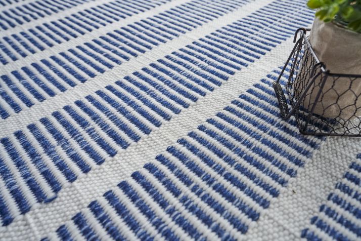 Exquisite Rugs Boca INDOOR/OUTDOOR Handmade Flatwoven PET yarn Area Rug