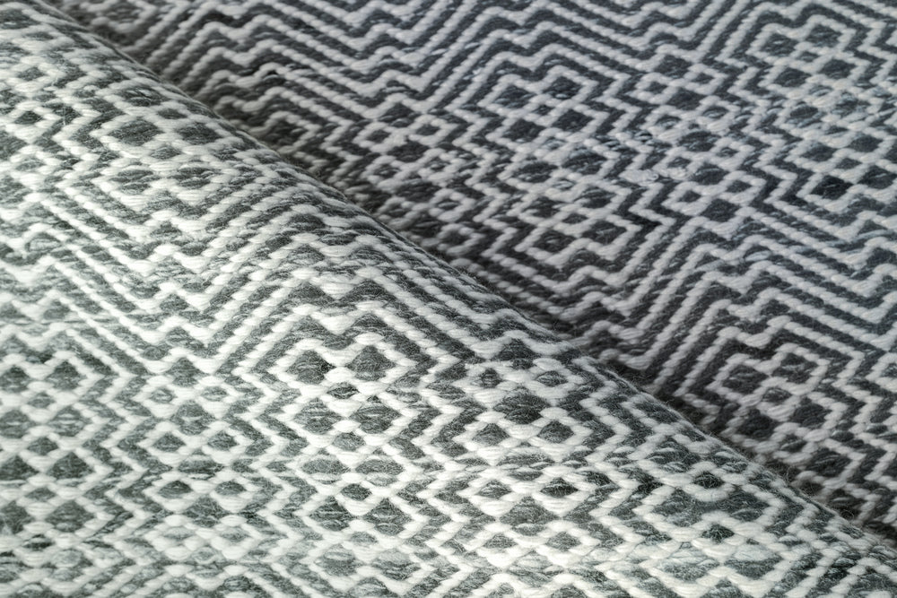 Exquisite Rugs Echo INDOOR/OUTDOOR Handmade Flatwoven PET yarn Area Rug