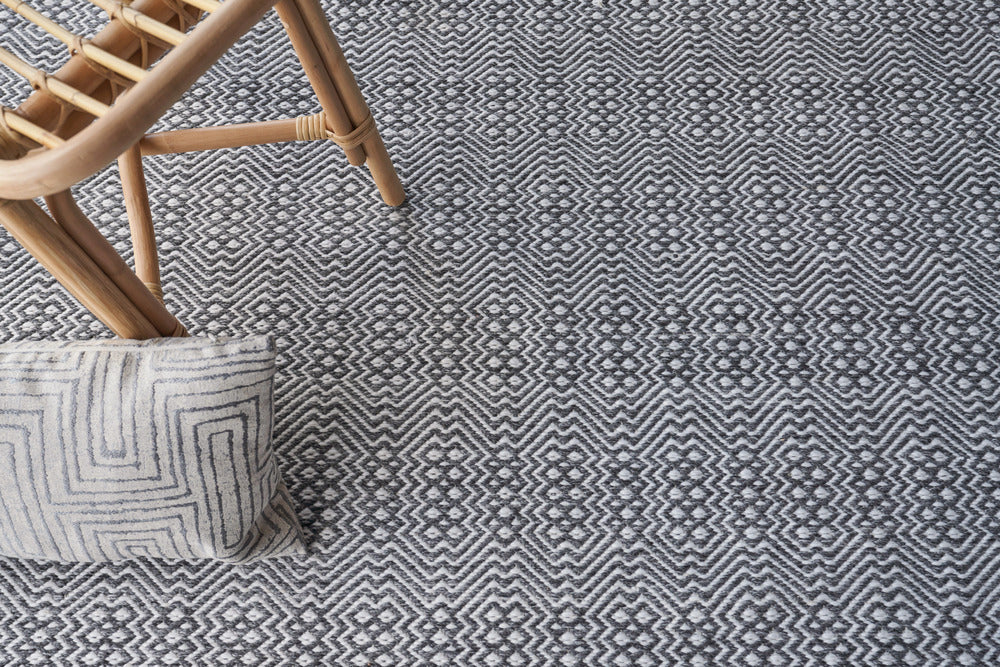 Exquisite Rugs Echo INDOOR/OUTDOOR Handmade Flatwoven PET yarn Area Rug
