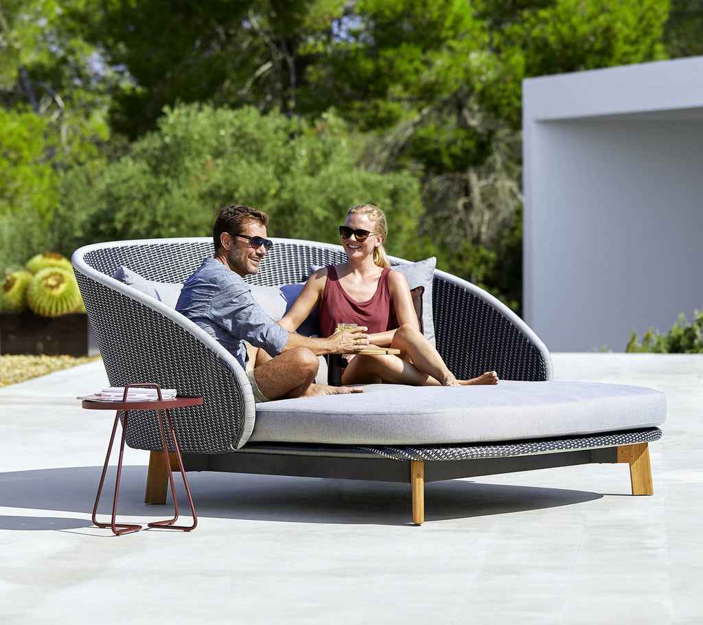 Cane-Line Peacock Daybed with Teak Tegs