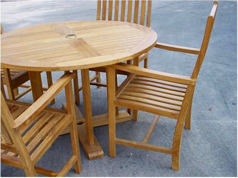 Anderson Teak Tosca 47" Round Table and 4 Wilshire Dining Armchairs