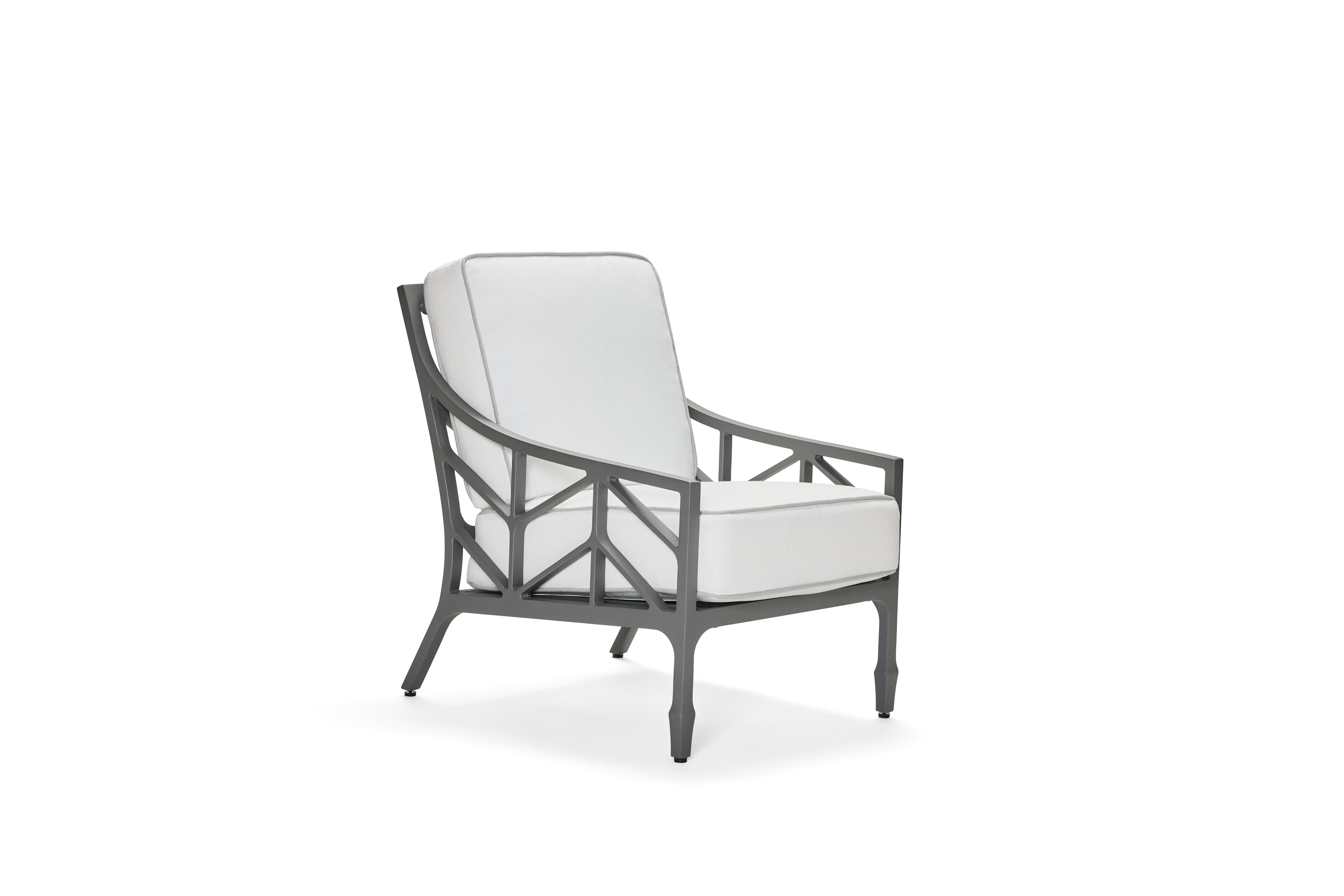 Aged TeakWith Cushion, Grade E Fabric