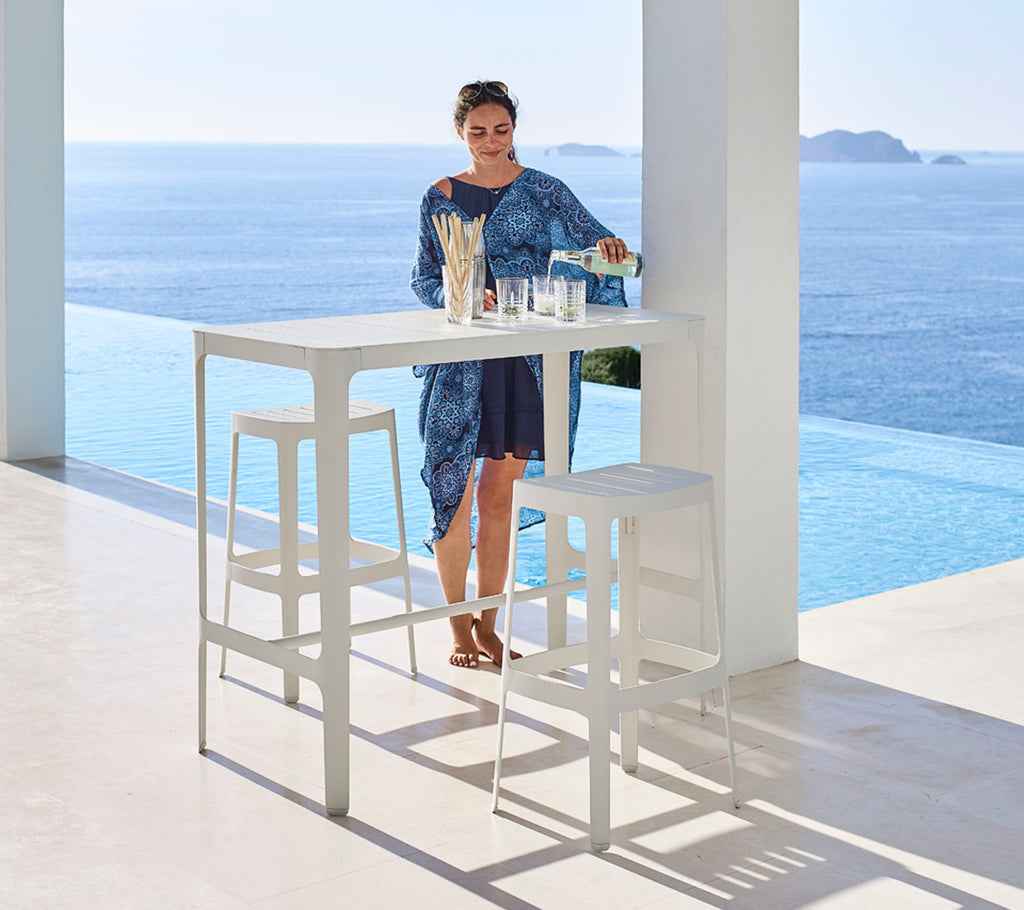 Cane-Line Cut Bar Table