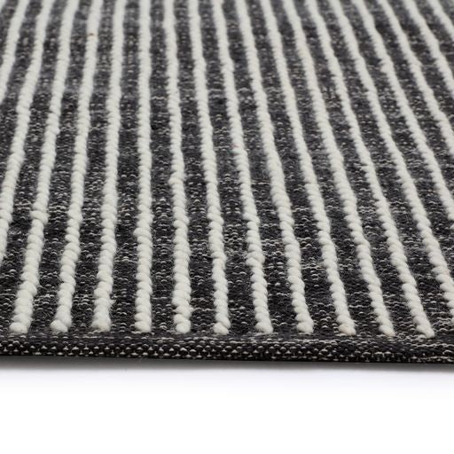 Sunpan Serene Hand-Woven Rug - Black/White 5' X 8' / 8' X 10' / 9' X 12'