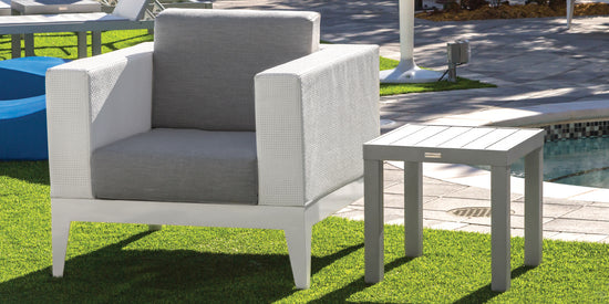 DecoScapes Fusion Aluminum 18'' Wide Square End Table