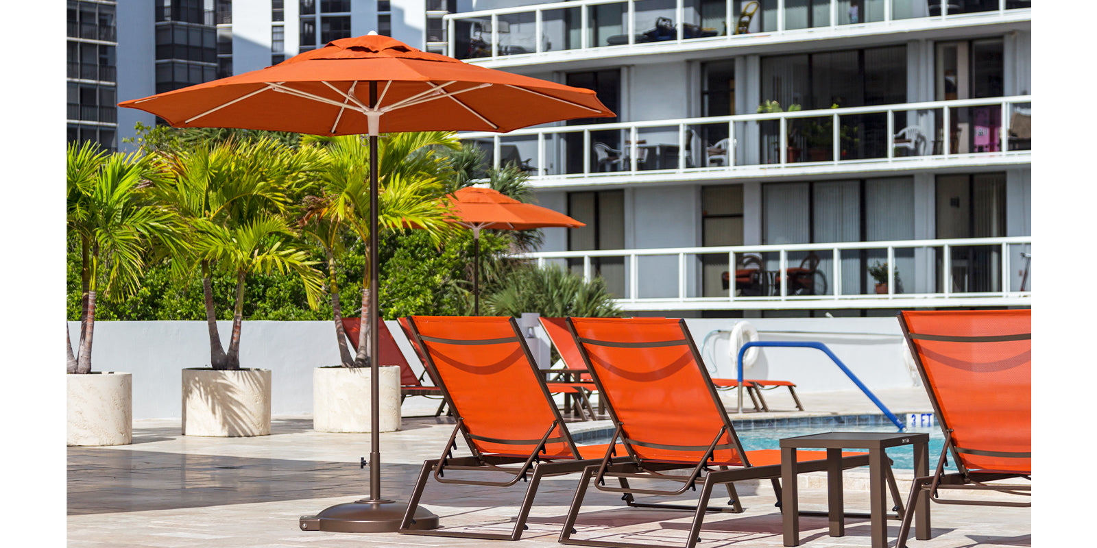 DecoScapes Rio Round Double Vented Umbrella