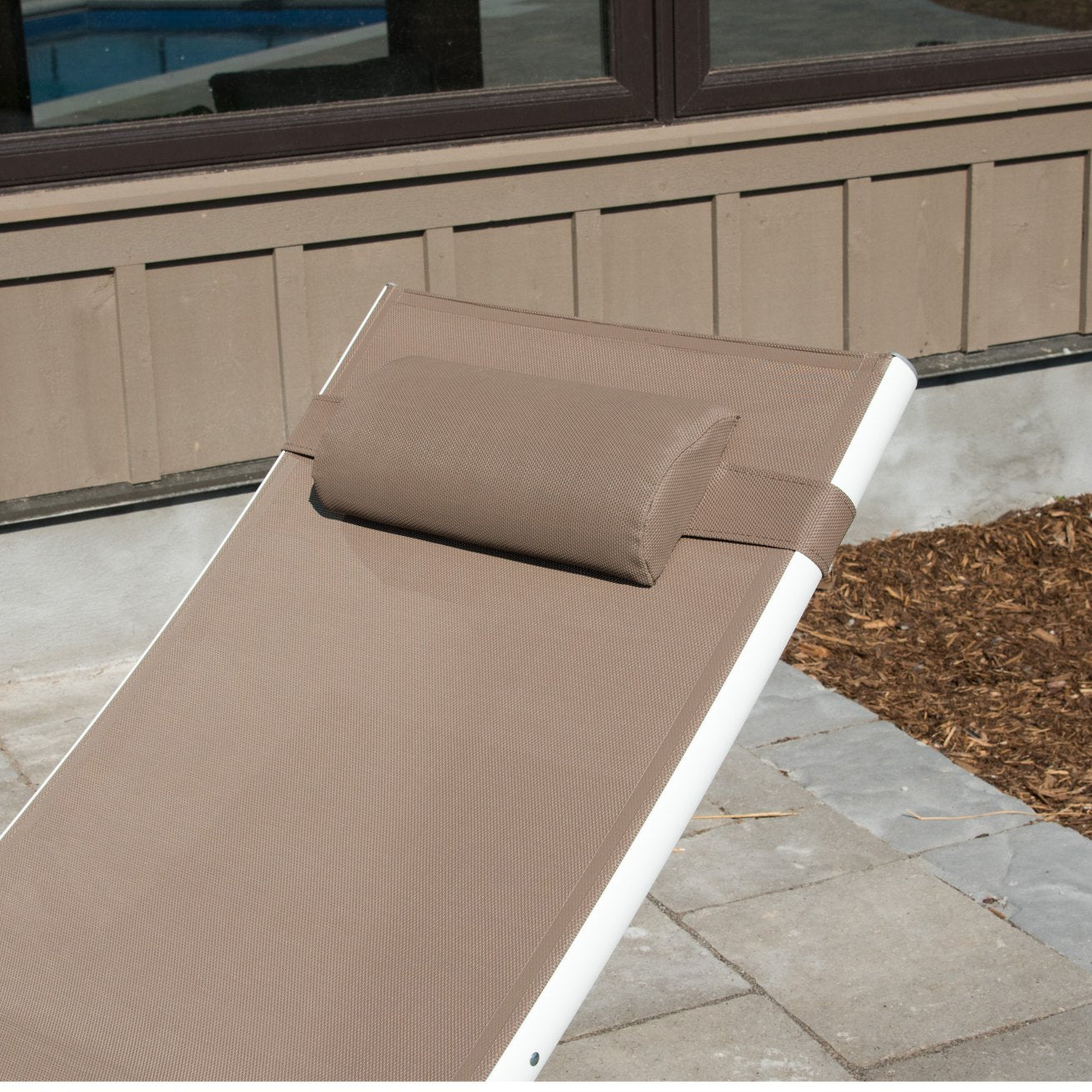 Vivere Glendale 4 position Aluminum Pool Lounger With Wheel & Pillow - Macchiato