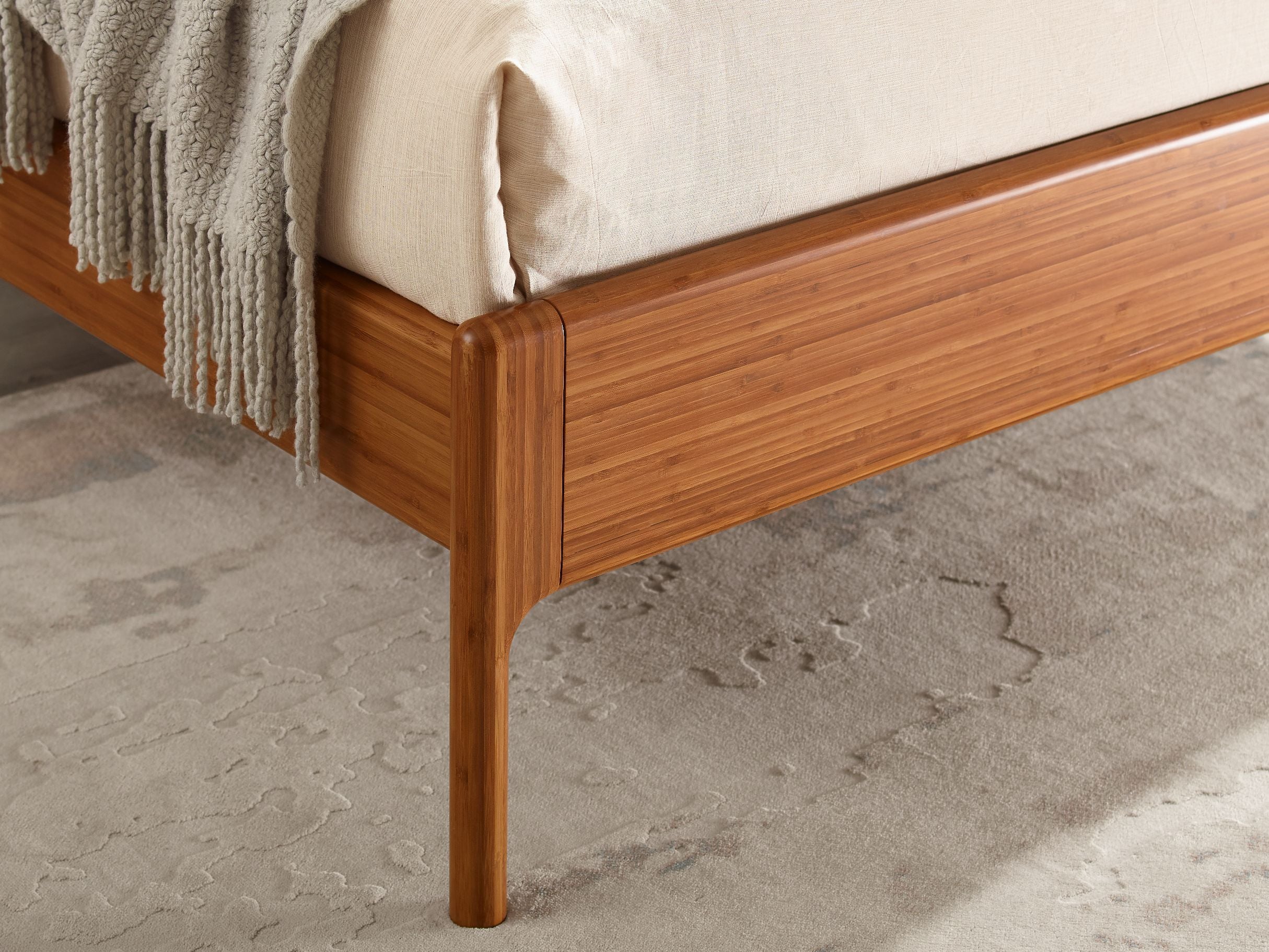 Greenington Ventura King Platform Bed - Amber