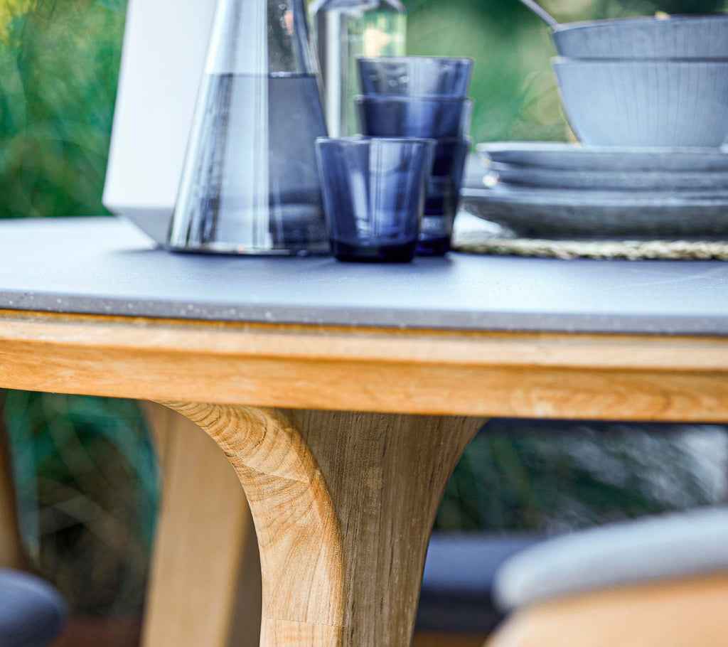 Cane-Line Aspect Dining Table - Dia. 56.7"