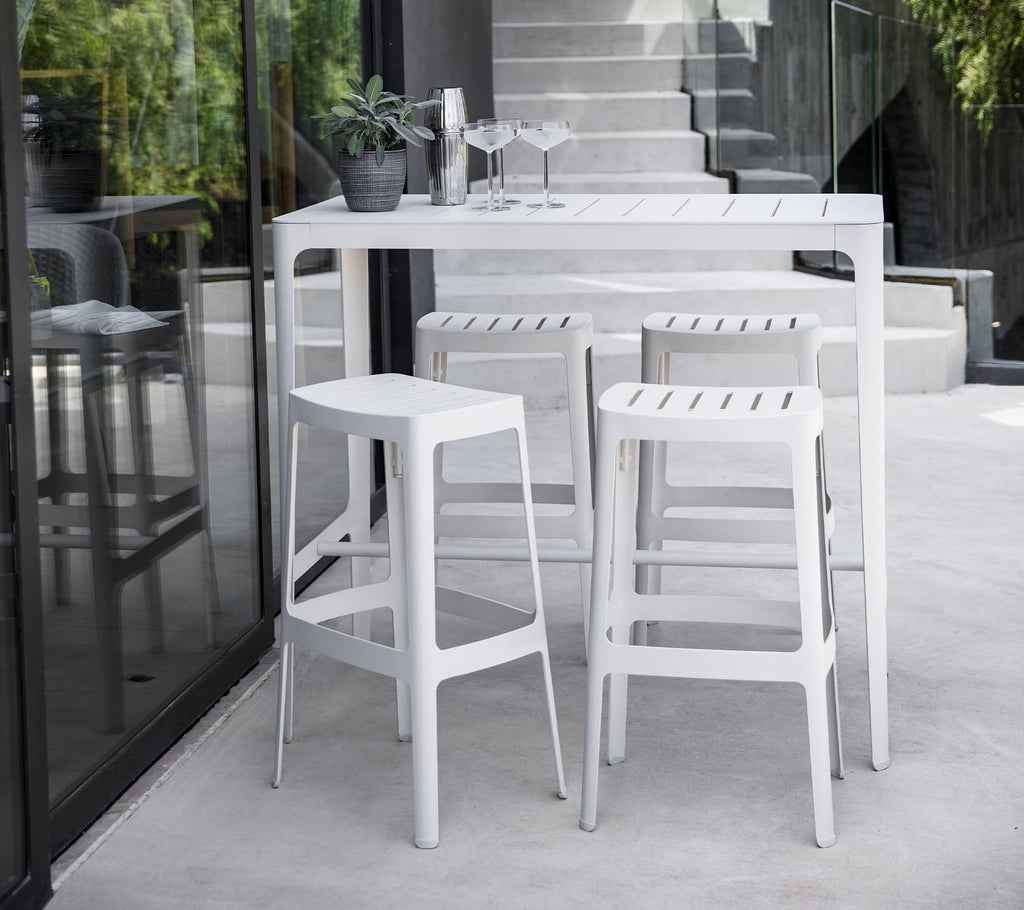 Cane-Line Cut Bar Table