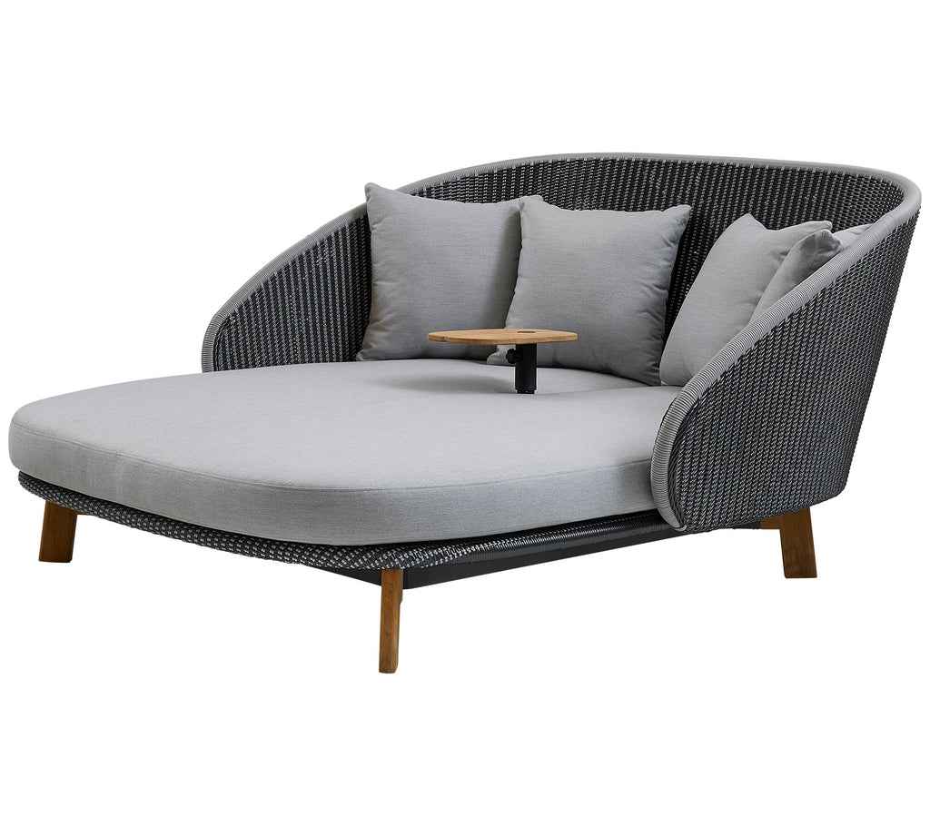 Cane-Line Peacock Daybed with Teak Tegs