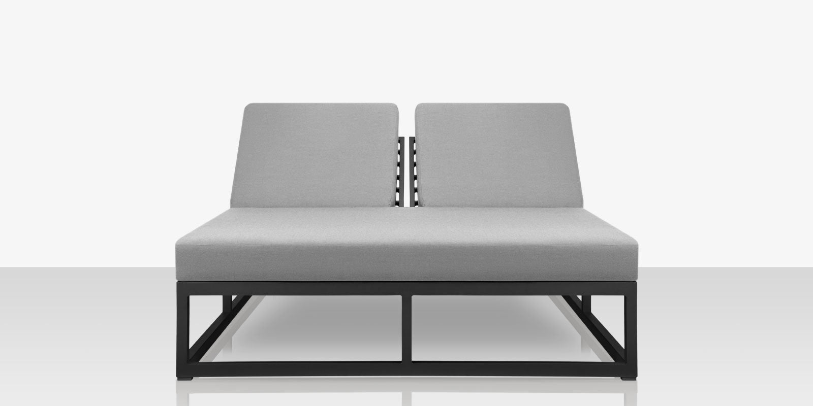 DecoScapes Furniture Iconic Aluminum Daybed