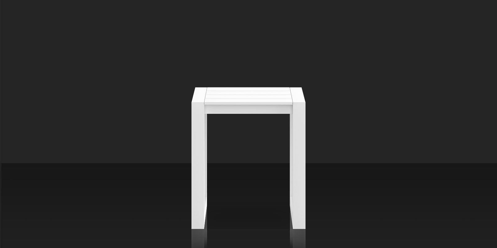 DecoScapes Iconic Aluminum Small 18'' Wide Square Side Table