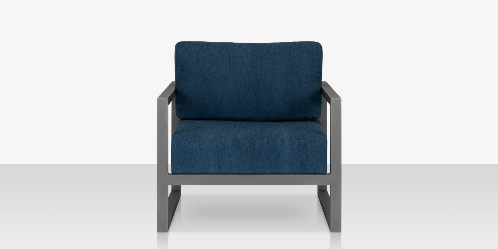 DecoScapes Iconic Aluminum Club Chair