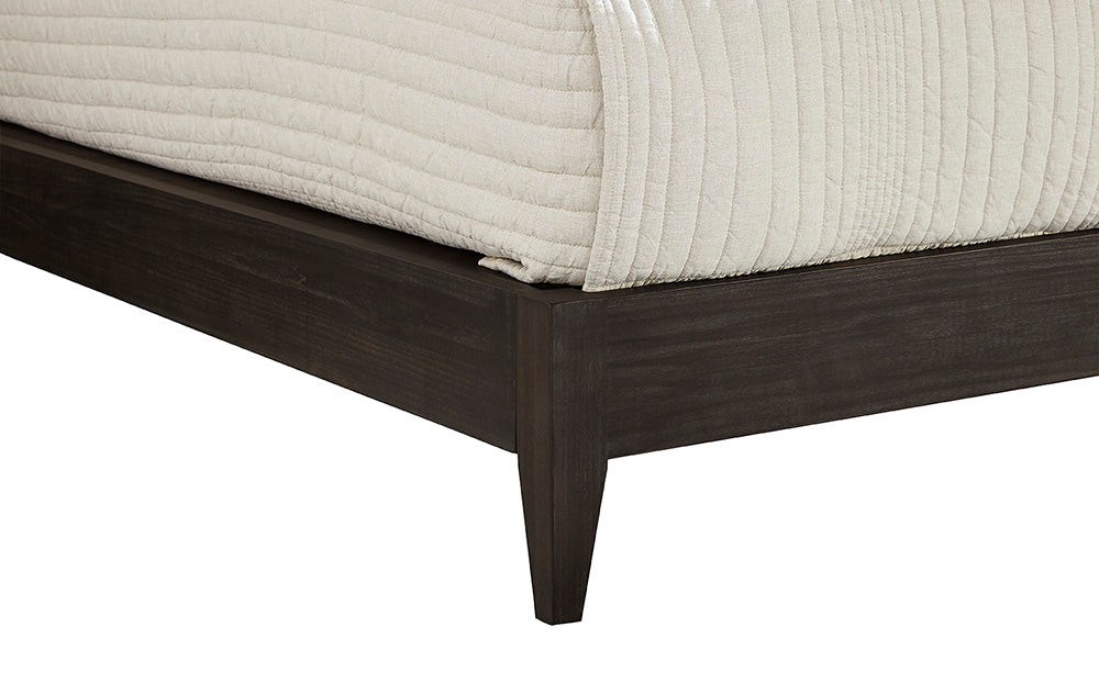 Sunpan Alvaro Bed - King in Dazzle Cream