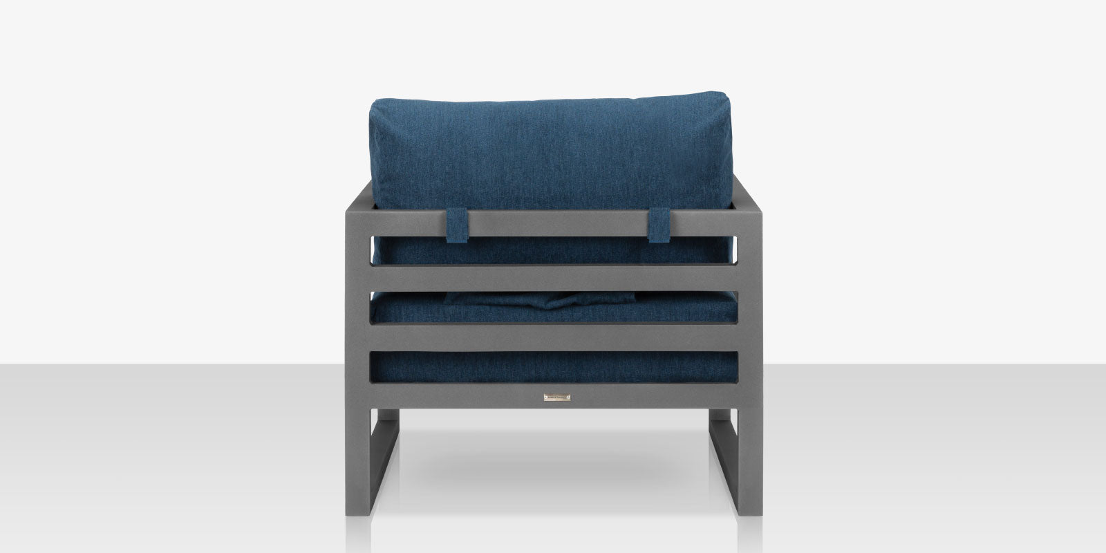 DecoScapes Iconic Aluminum Club Chair