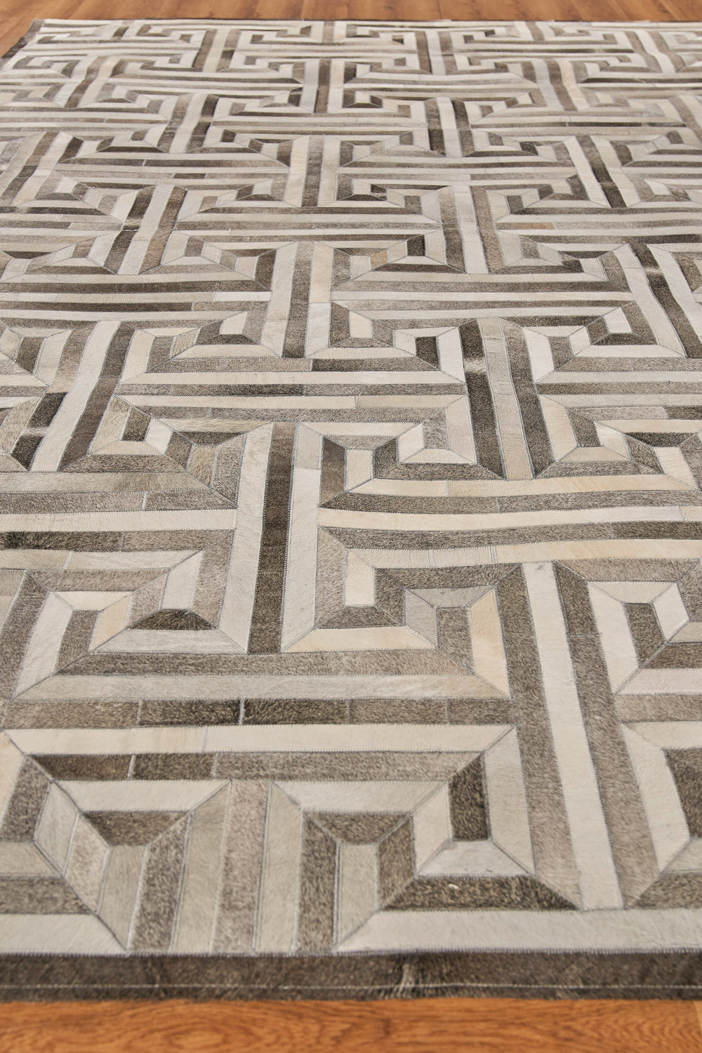 Exquisite Rugs Natural Hide Cowhide Silver Area Rug
