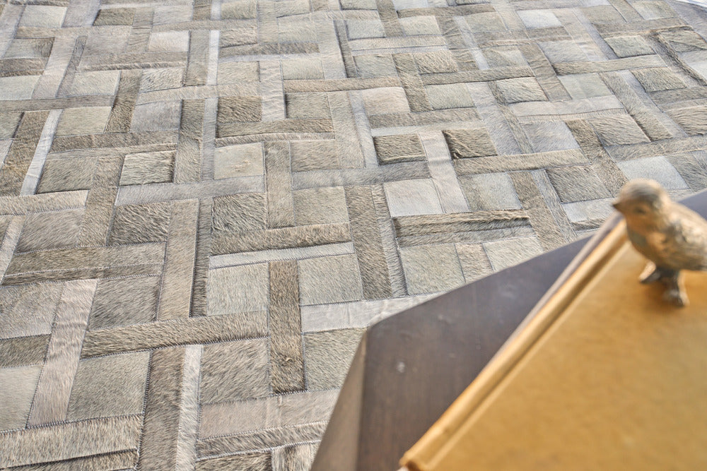 Exquisite Rugs Natural Hide Cowhide Silver Area Rug