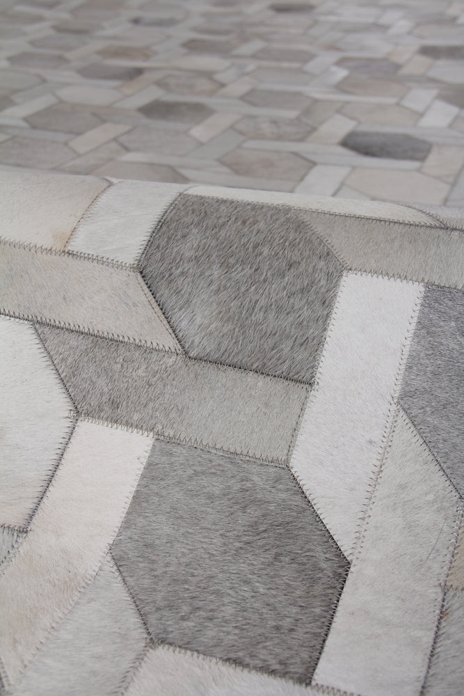 Exquisite Rugs Natural Hide Cowhide Silver Area Rug