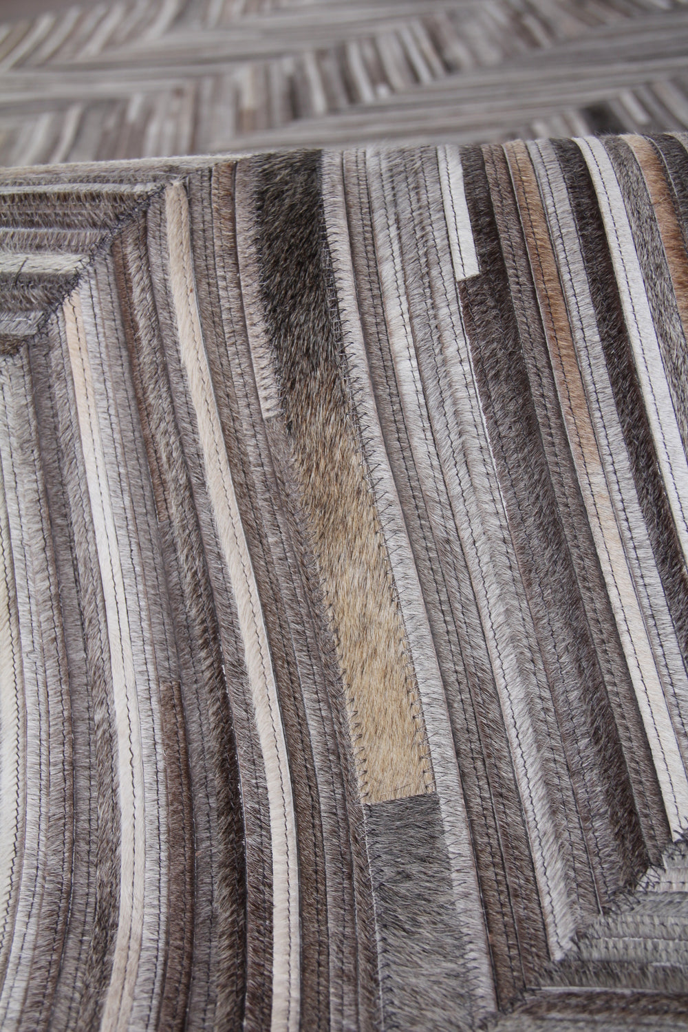 Exquisite Rugs Natural Hide Cowhide Silver Area Rug