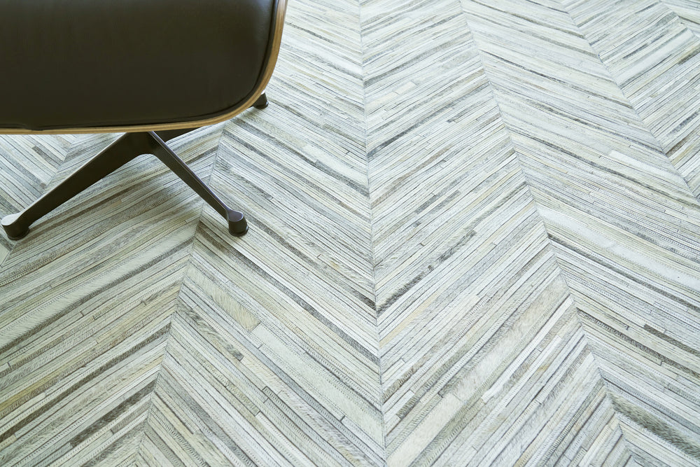 Exquisite Rugs Natural Hide Cowhide Silver Area Rug