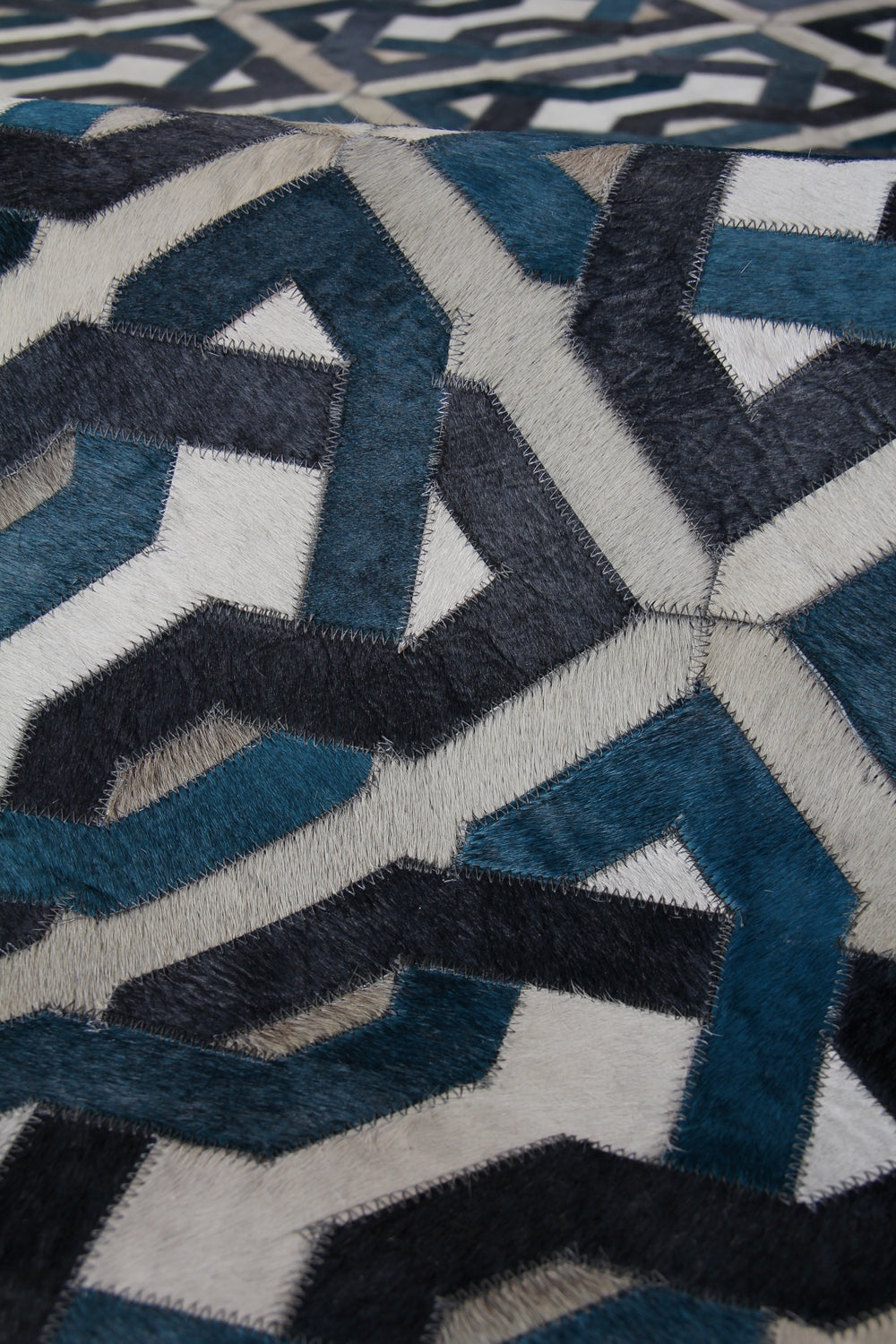 Exquisite Rugs Natural Hide Cowhide Silver Area Rug