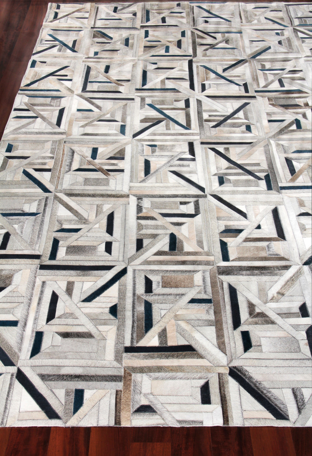 Exquisite Rugs Natural Hide Cowhide Silver Area Rug