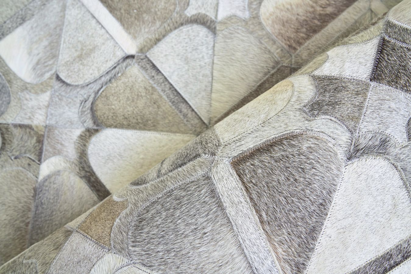 Exquisite Rugs Natural Hide Cowhide Silver Area Rug