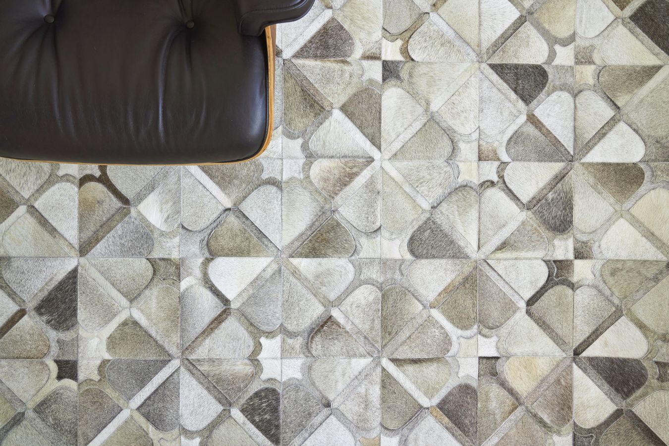 Exquisite Rugs Natural Hide Cowhide Silver Area Rug