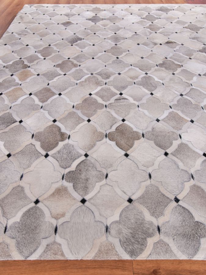 Exquisite Rugs Natural Hide Cowhide Silver Area Rug