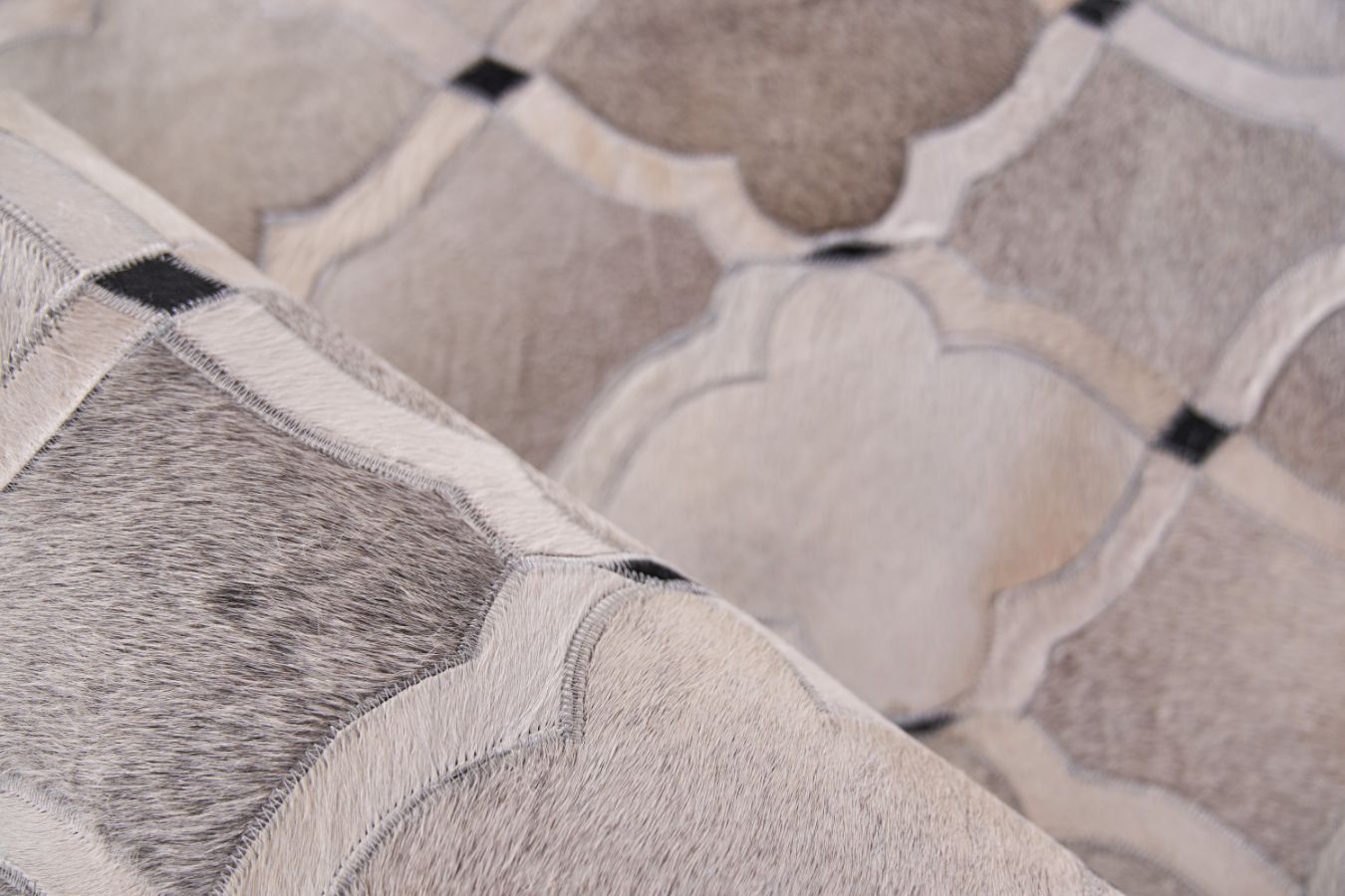 Exquisite Rugs Natural Hide Cowhide Silver Area Rug