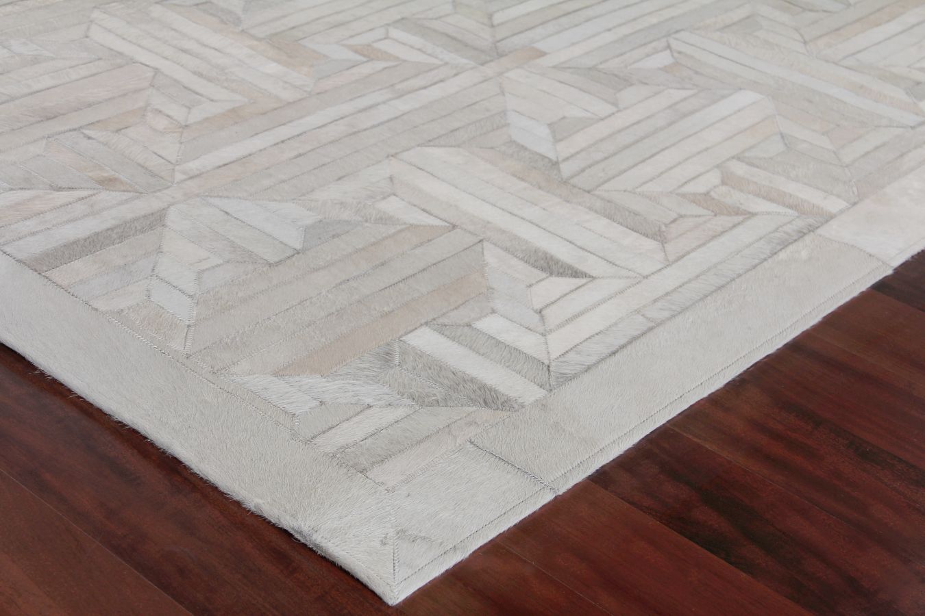 Exquisite Rugs Natural Hide Cowhide Silver Area Rug