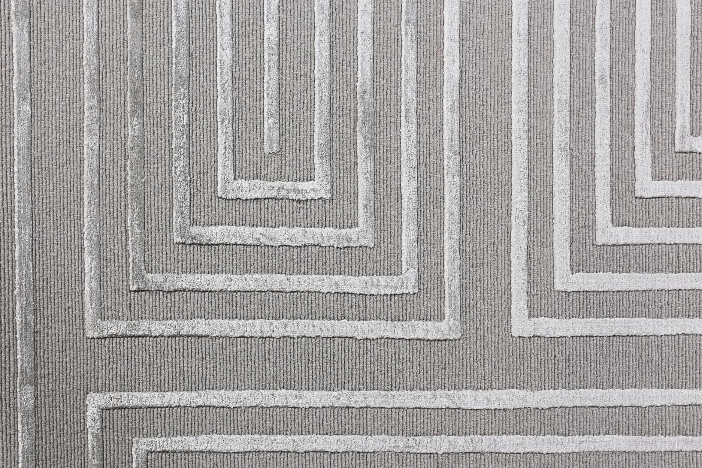 Exquisite Rugs Metro Velvet Handmade Hand-Knotted New Zealand Wool and Viscose  Area Rug