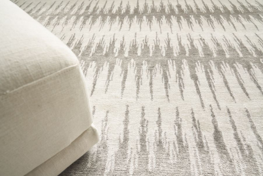 Exquisite Rugs Bamboo Silk Handmade Hand-Knotted Bamboo Silk and Cotton Area Rug