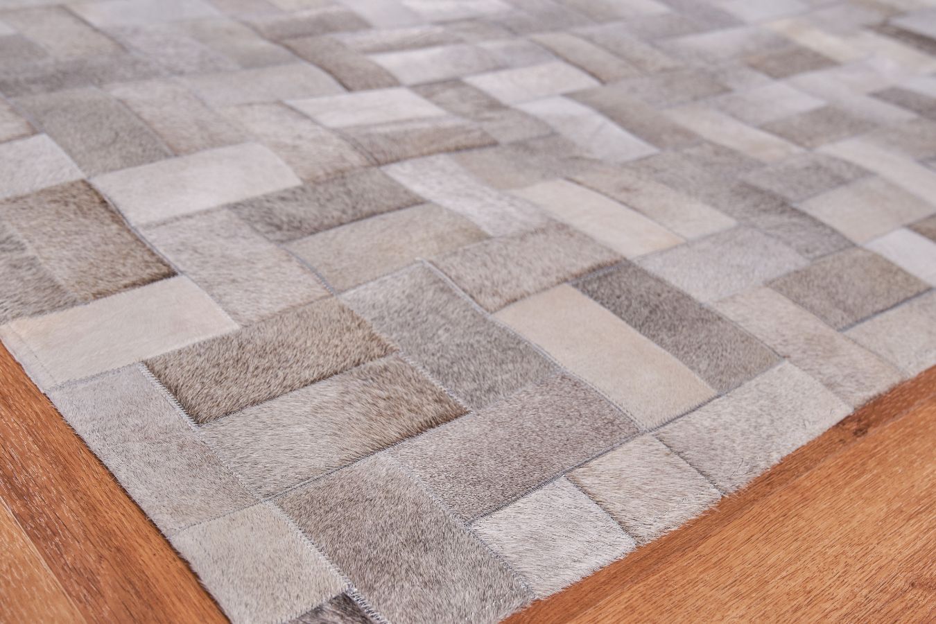 Exquisite Rugs Natural Hide Cowhide Silver Area Rug