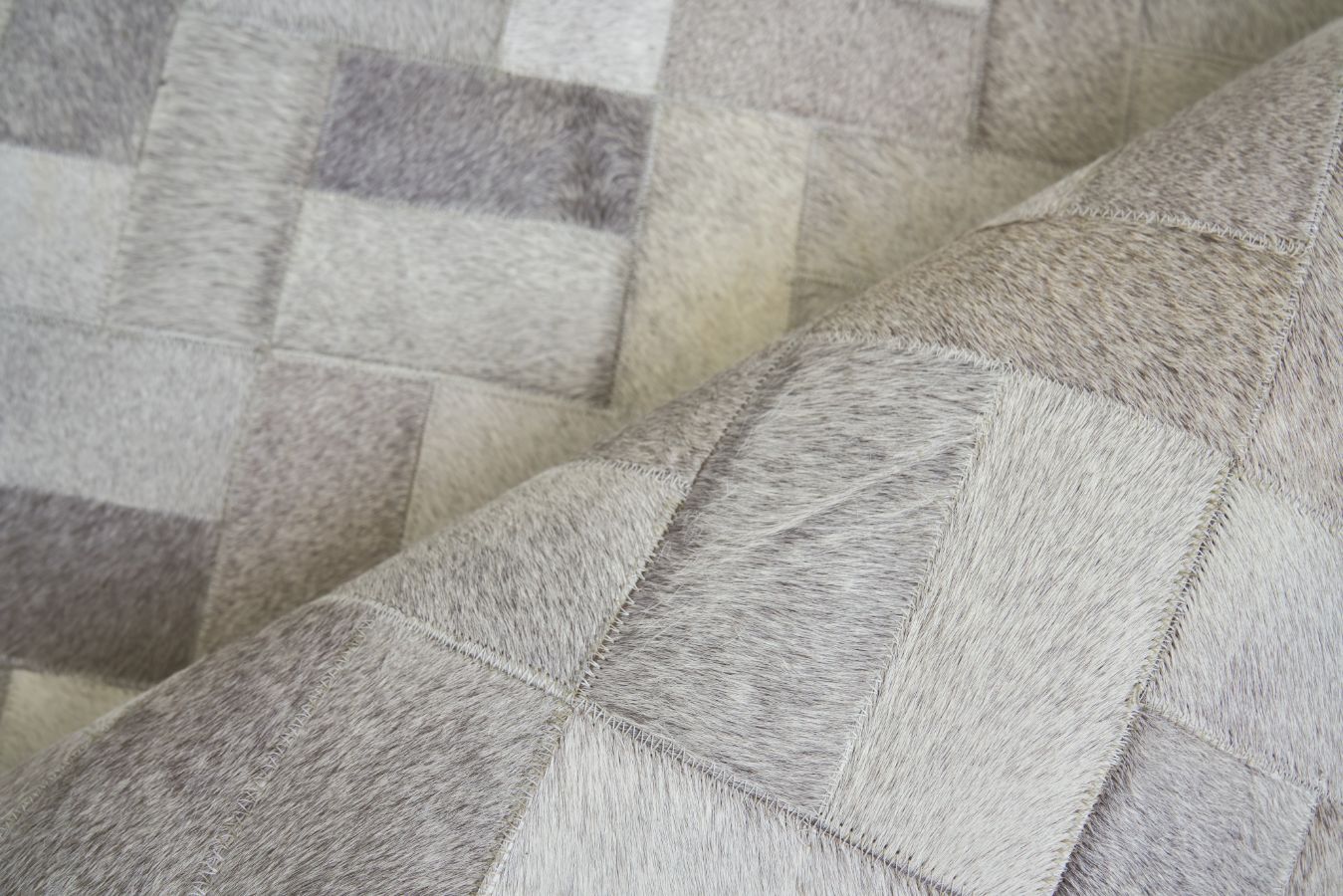 Exquisite Rugs Natural Hide Cowhide Silver Area Rug