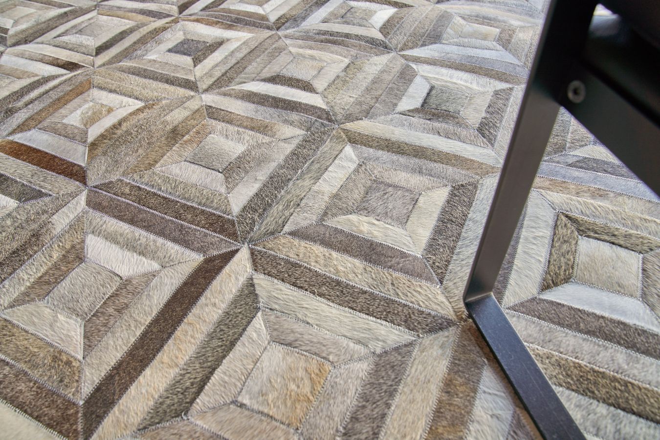Exquisite Rugs Natural Hide Cowhide Silver Area Rug
