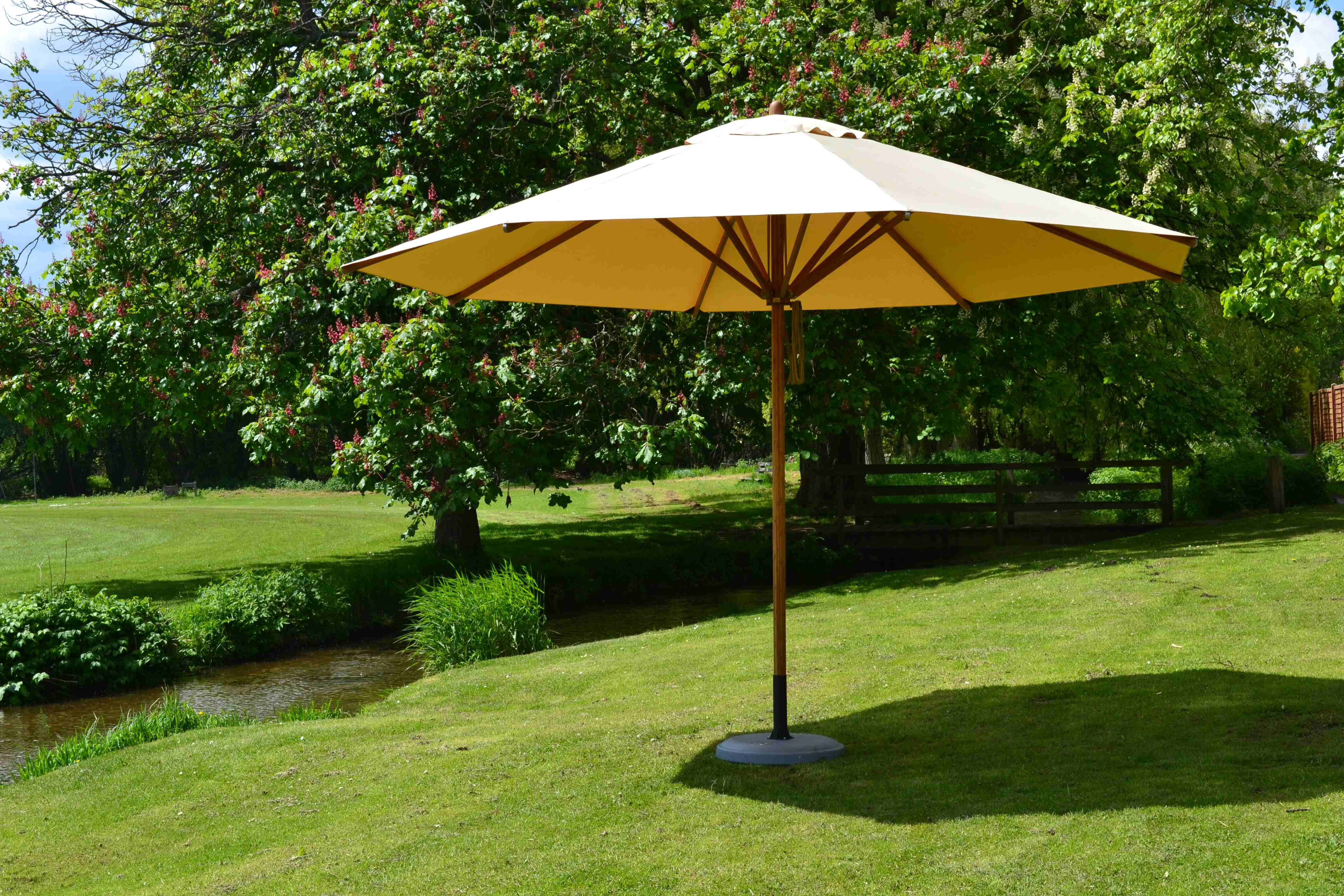 Bambrella Levante 4.0m Round Umbrella