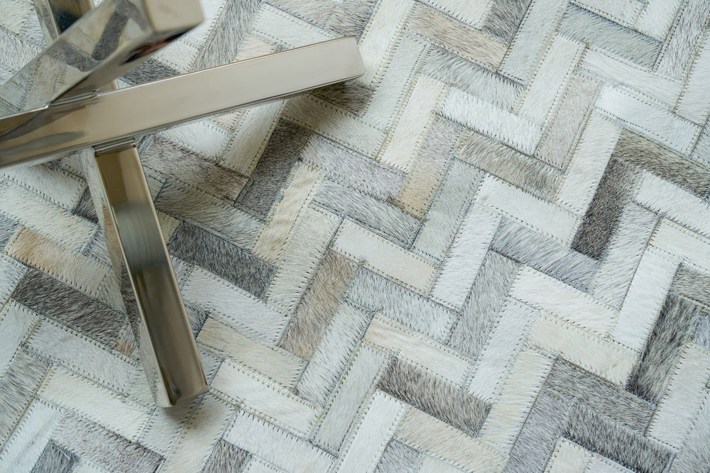 Exquisite Rugs Mosaic Leather Cowhide Ivory Area Rug
