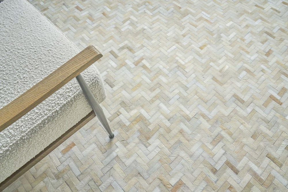 Exquisite Rugs Mosaic Leather Cowhide Ivory Area Rug